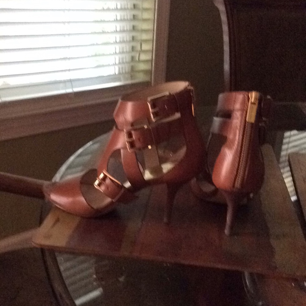 Shoes - Picture 2 of 2